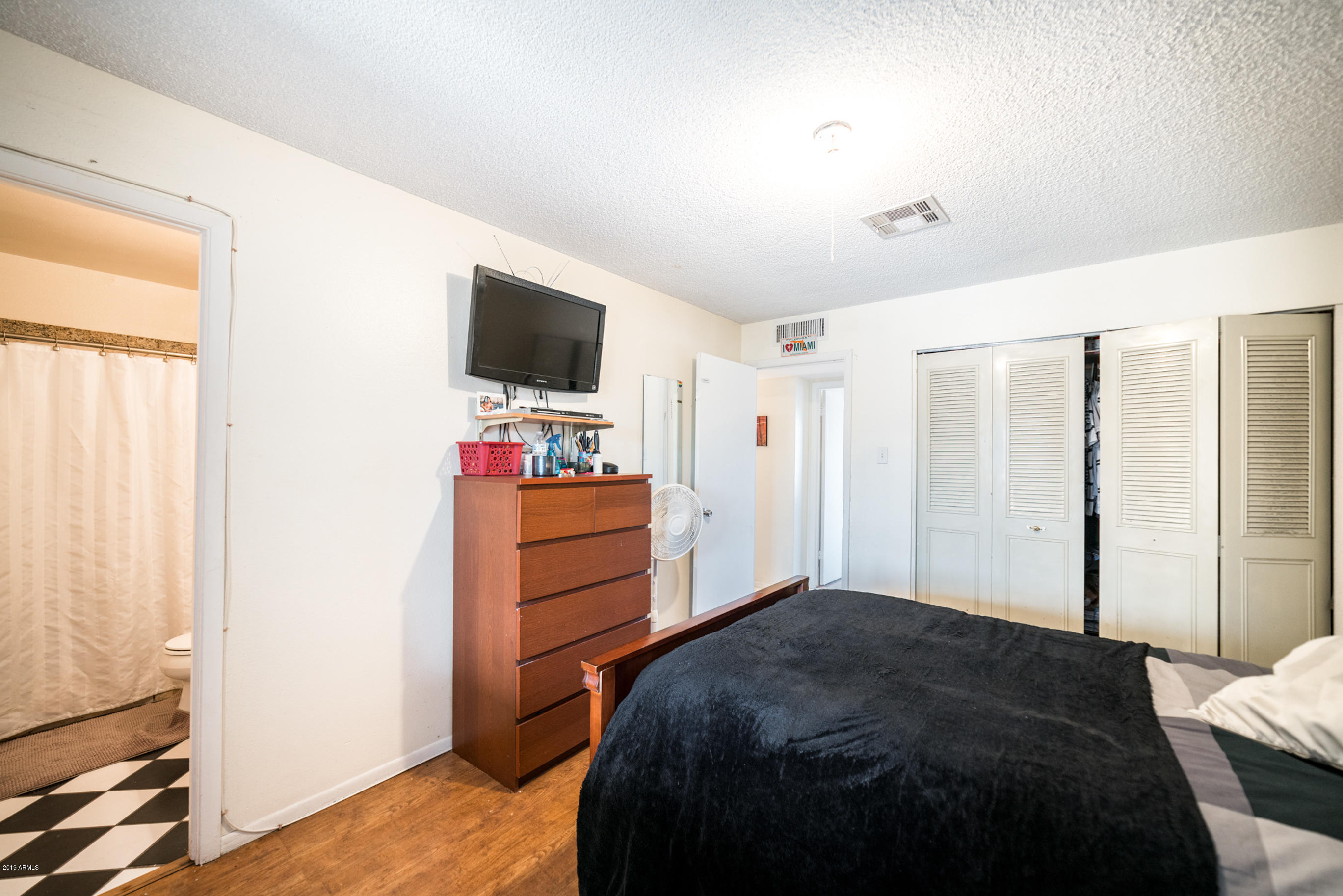 4635 East Wayland Road Phoenix, AZ 85040 - Photo 13 of 30 Master Bedroom
