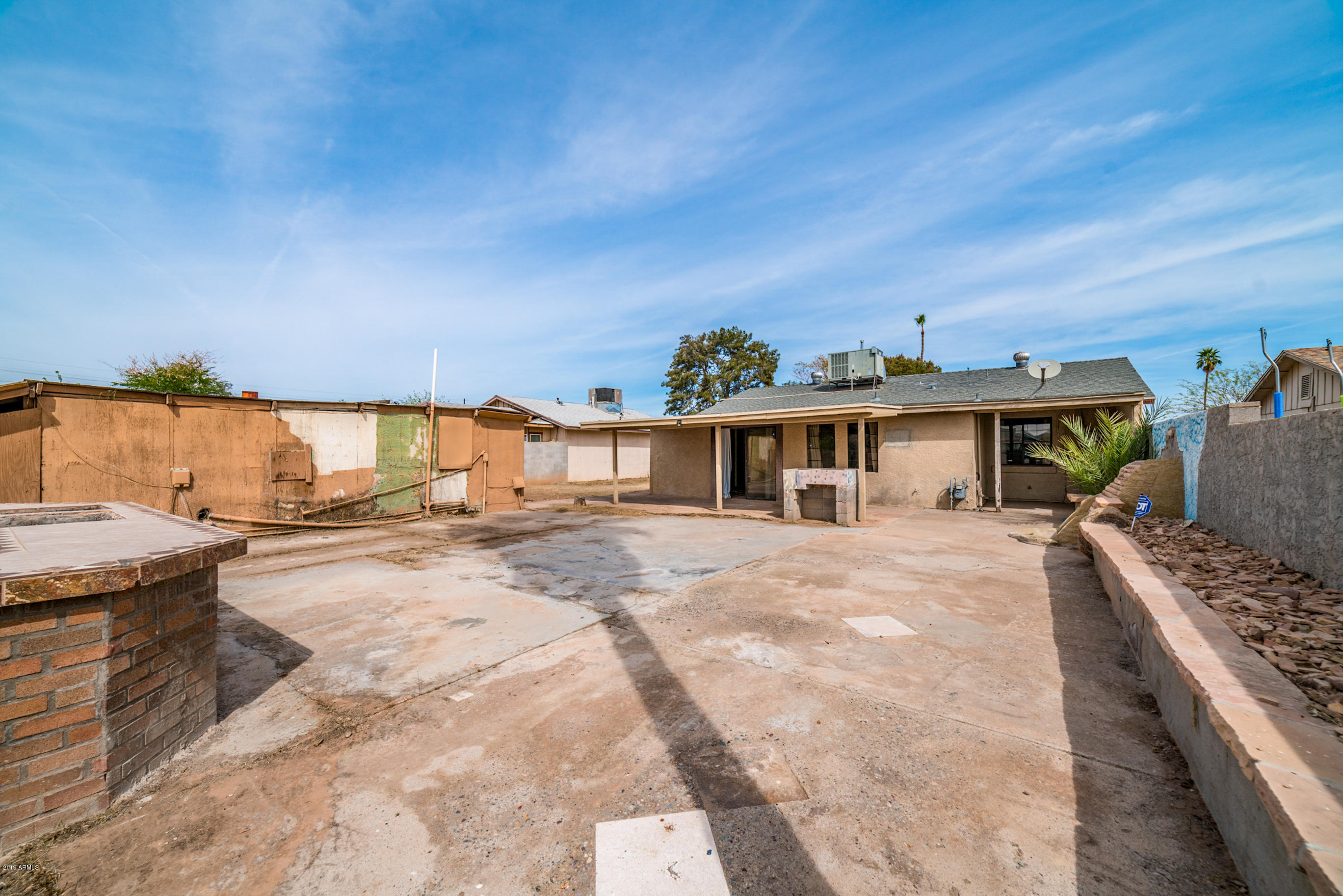 4635 East Wayland Road Phoenix, AZ 85040 - Photo 29 of 30 Bard Yard with Storage Building