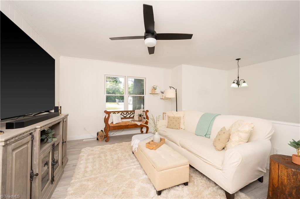 2523 Cornatzer Road Advance, NC 27006 - Photo 4 of 25 living room
