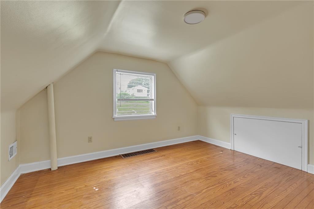 1736 Pierce Street Aliquippa, PA 15001 - Photo 15 of 19 an empty room with a workbench