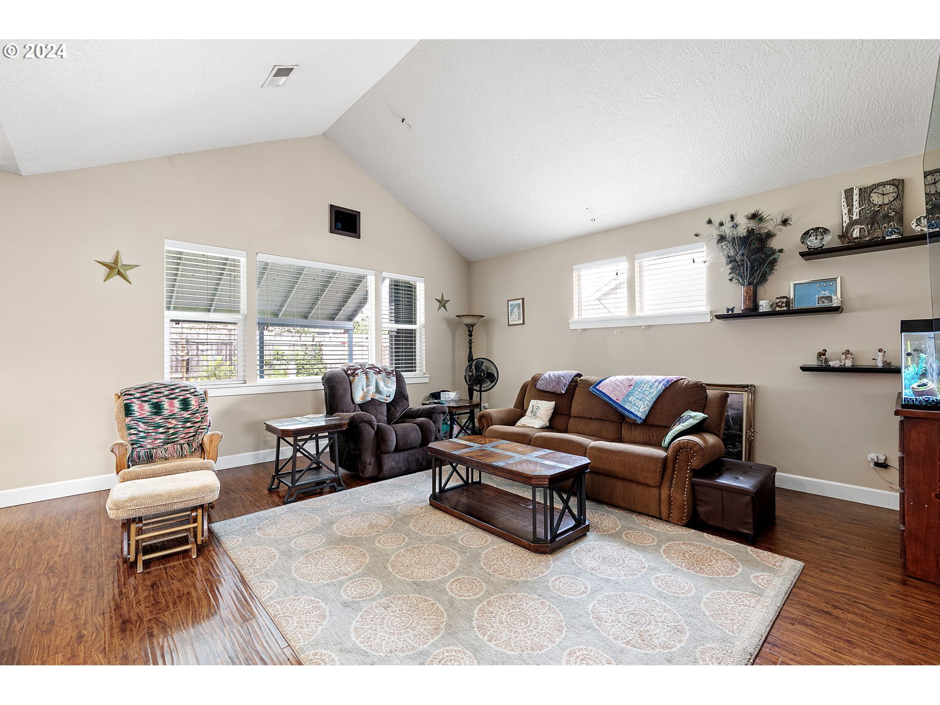 1090 Swale Ridge Loop Creswell, OR 97426 - Photo 8 of 43 Gallery Image 8