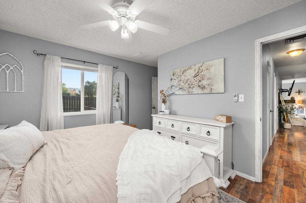 3022 Country Road Grand Junction, CO 81504 - Photo 11 of 23 a bedroom with a bed and a window