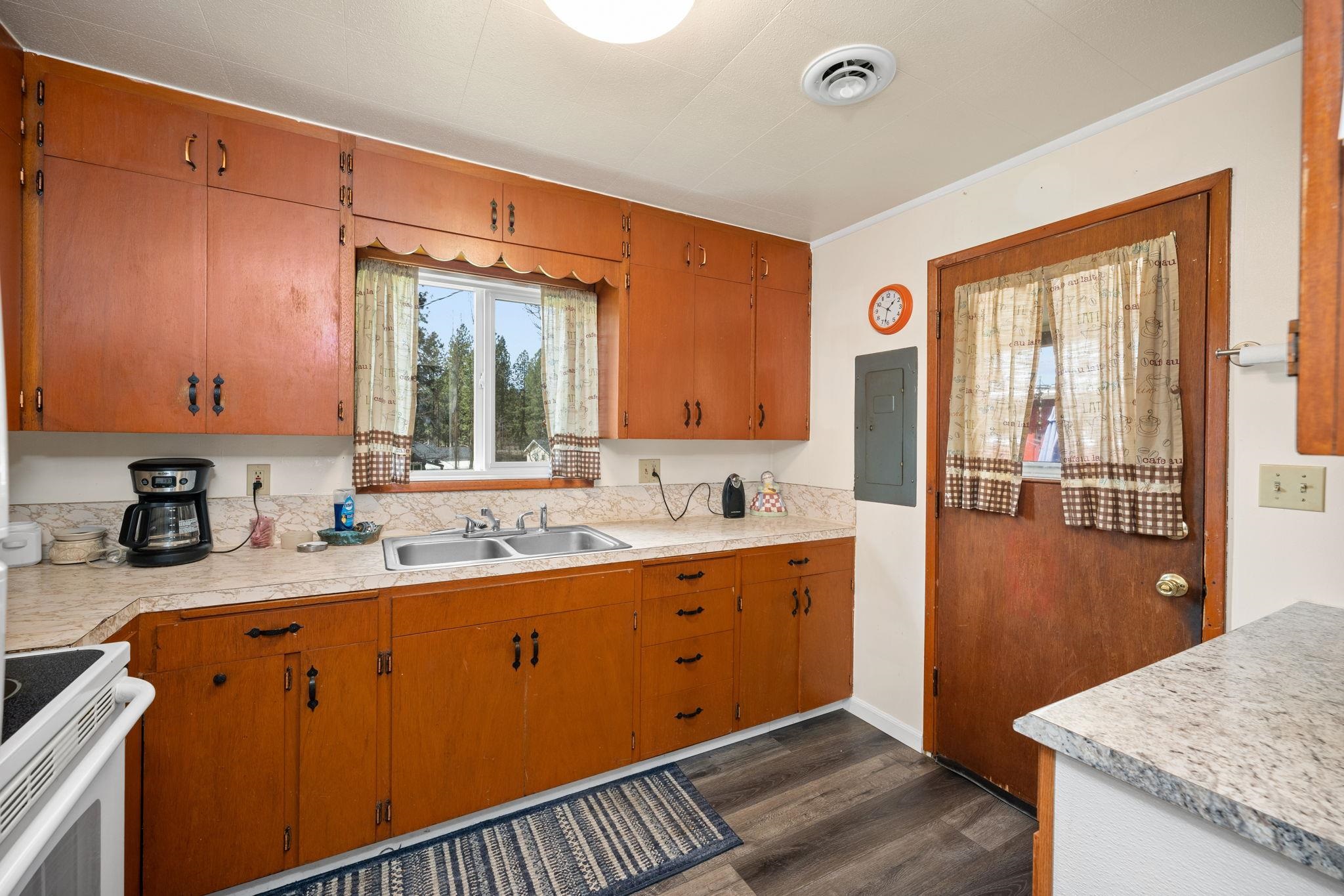 1202 South Walnut Road Spokane Valley, WA 99206 - Photo 6 of 20 Gallery Image 6