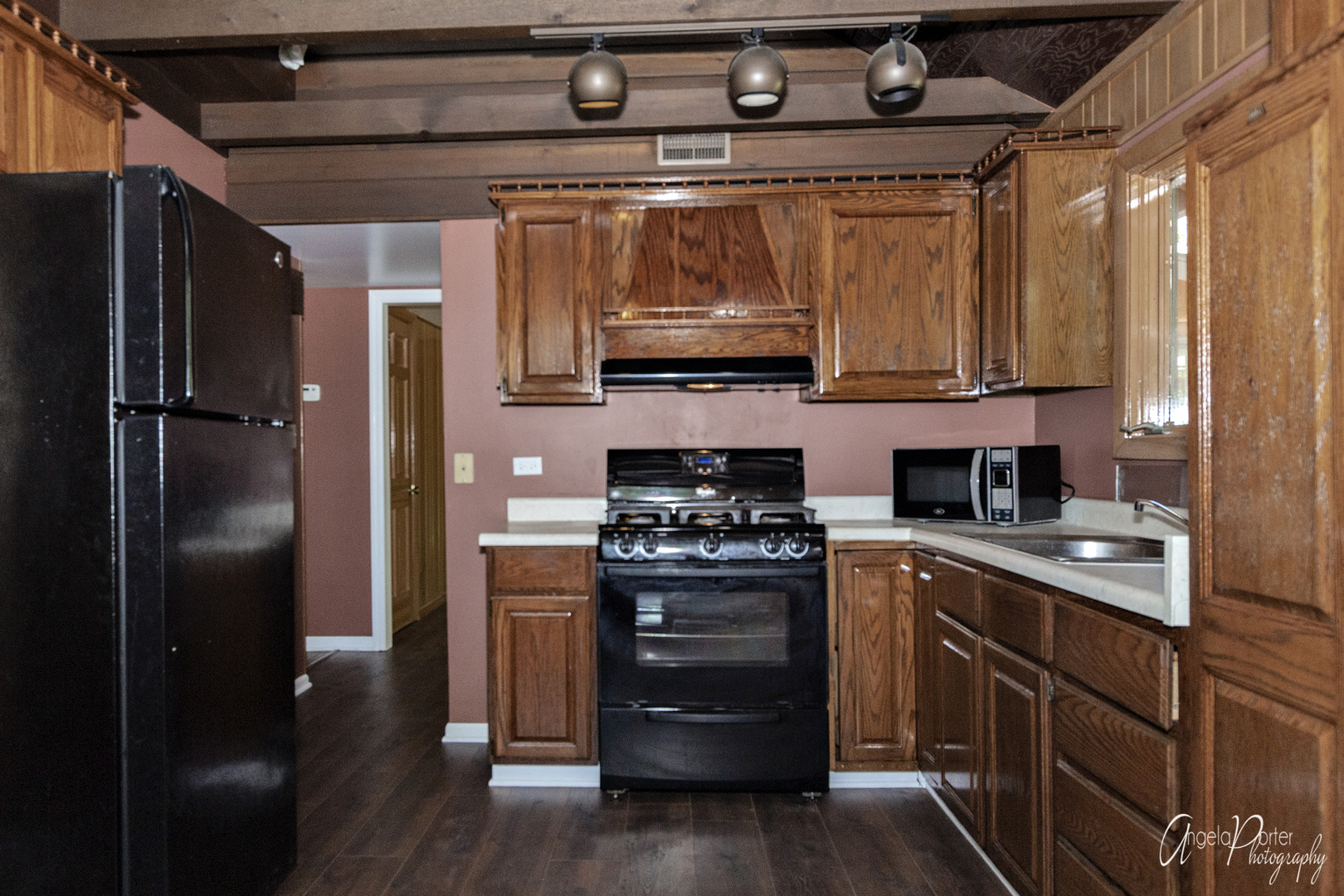 5014 Sunnyside Road Woodstock, IL 60098 - Photo 2 of 32