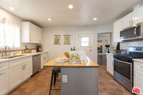 $775,000 | 1432 West 91st Street, Los Angeles, CA 90047