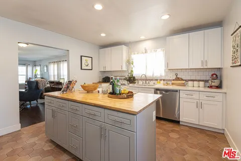 $775,000 | 1432 West 91st Street, Los Angeles, CA 90047