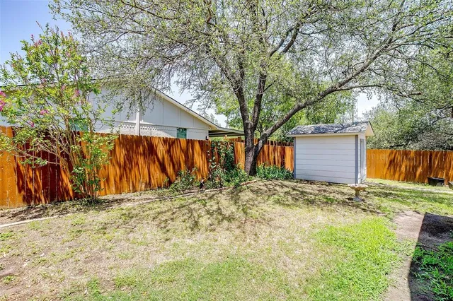 $269,900 | 801 East 3rd Street, Weatherford, TX 76086