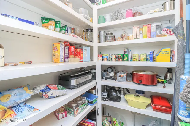 $525,000 | 2230 Wildwood Drive, Florence, MS 39073