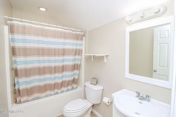 $525,000 | 2230 Wildwood Drive, Florence, MS 39073