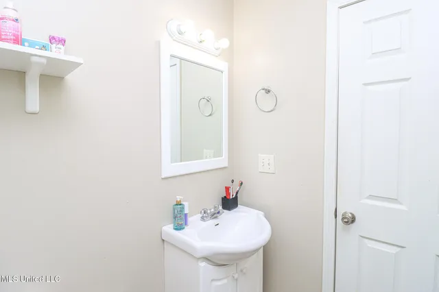 $525,000 | 2230 Wildwood Drive, Florence, MS 39073