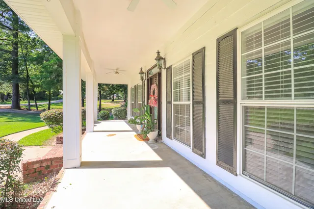 $525,000 | 2230 Wildwood Drive, Florence, MS 39073