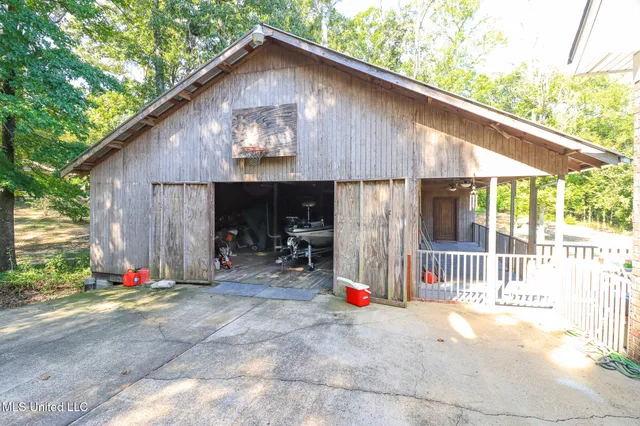 $525,000 | 2230 Wildwood Drive, Florence, MS 39073