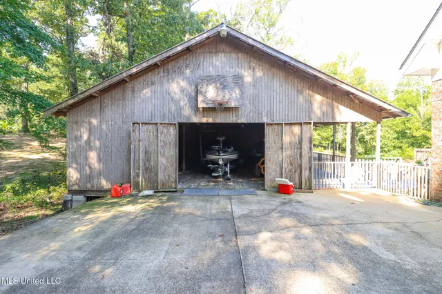 $525,000 | 2230 Wildwood Drive, Florence, MS 39073