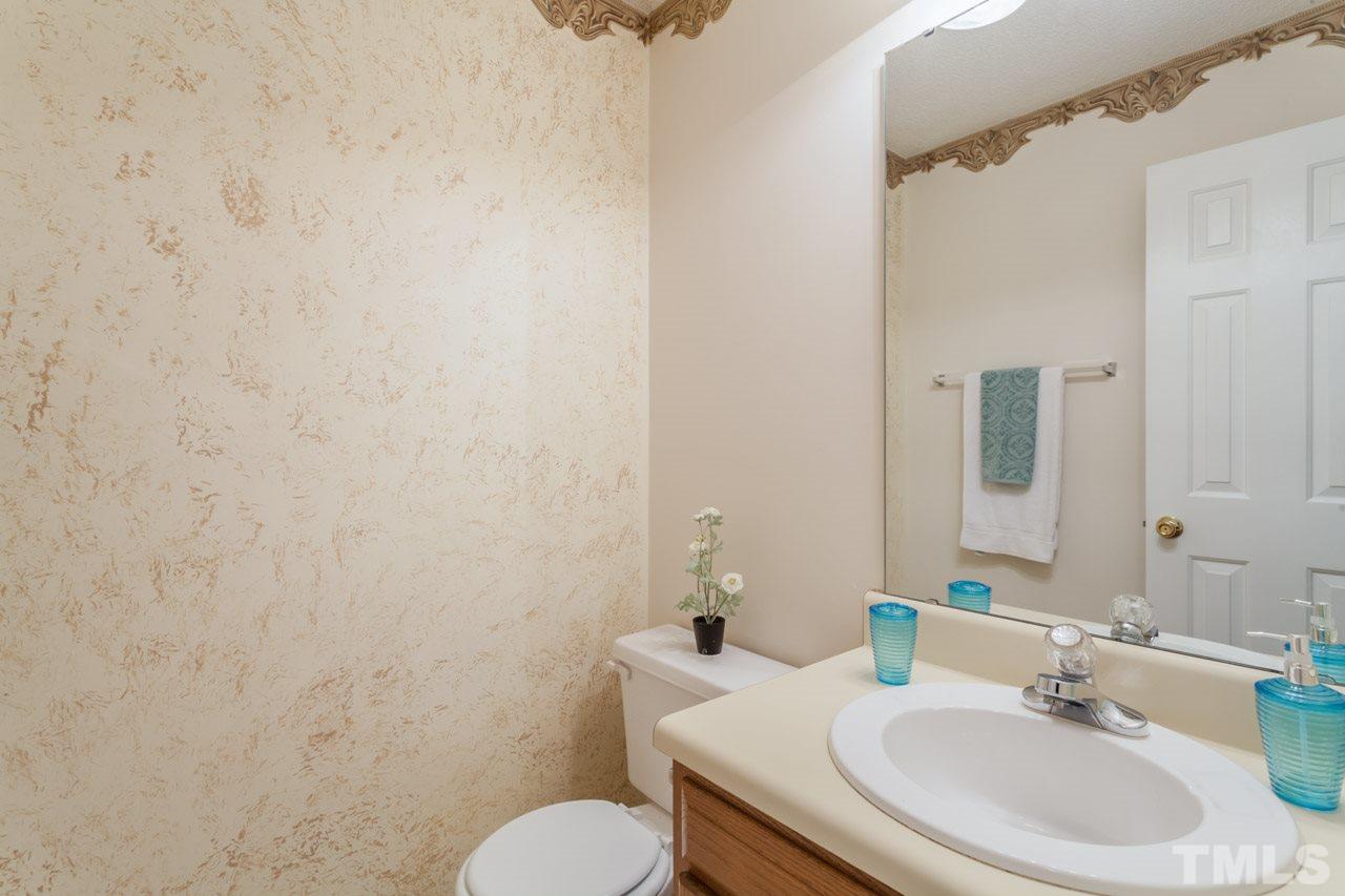 5217 Ryegrass Court Raleigh, NC 27610 - Photo 15 of 25 Gallery Image 15