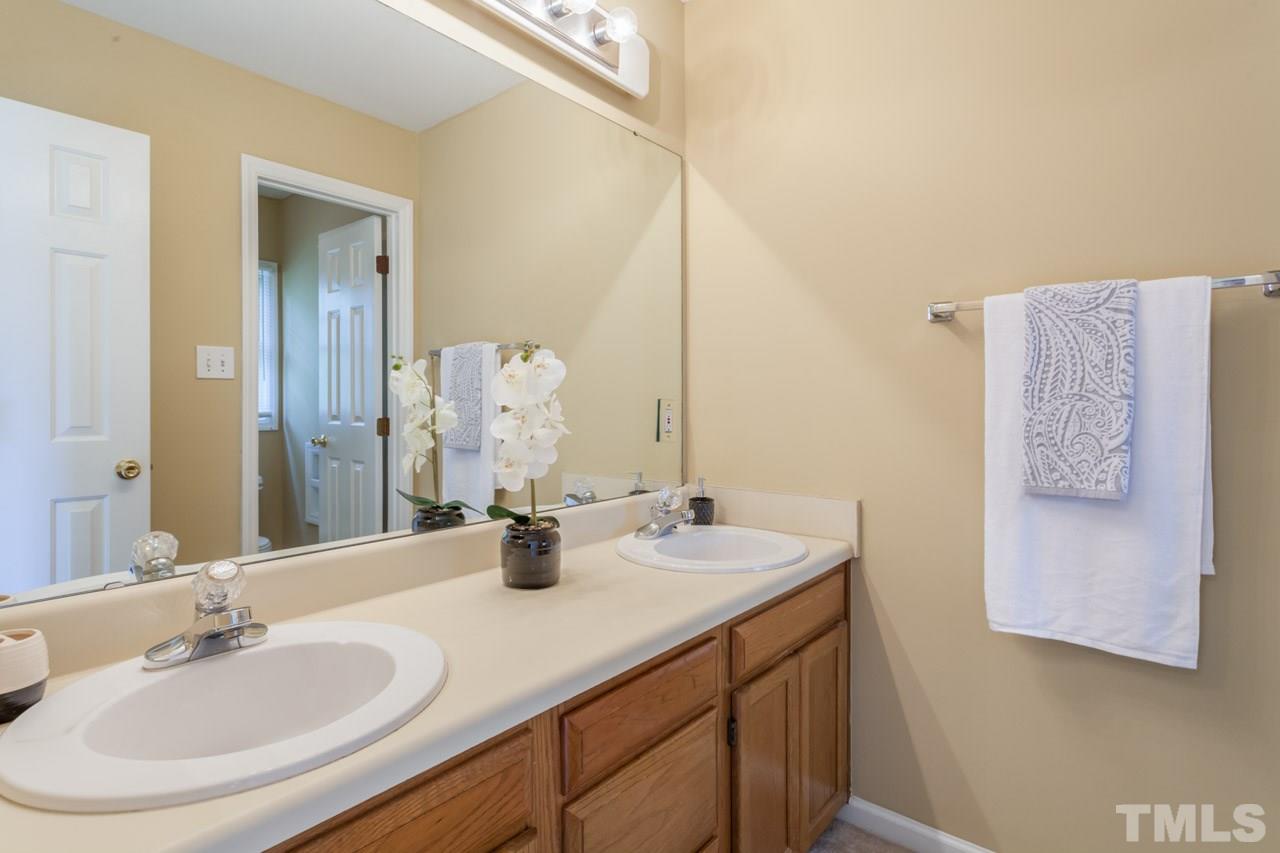 5217 Ryegrass Court Raleigh, NC 27610 - Photo 18 of 25 Gallery Image 18