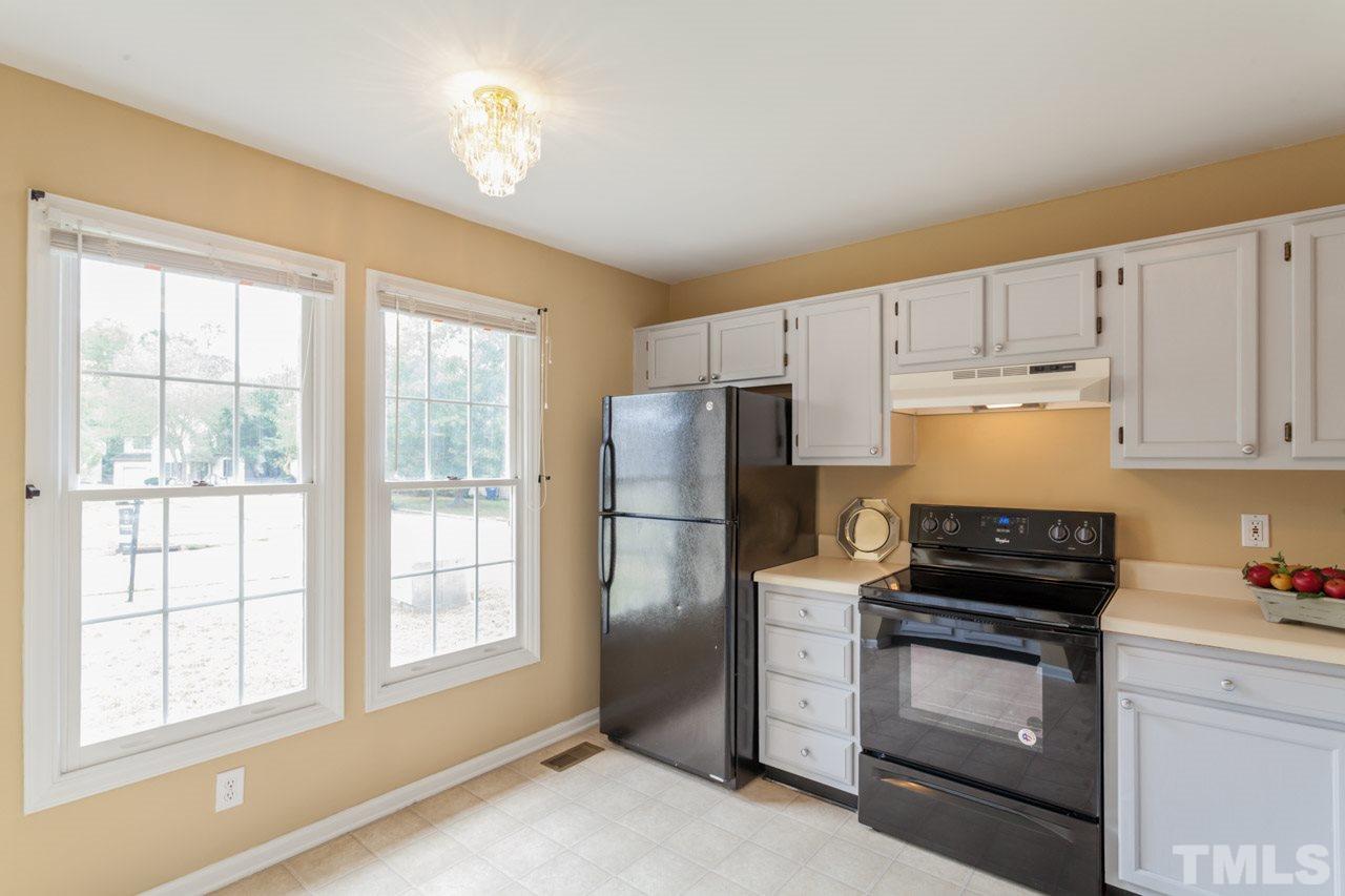 5217 Ryegrass Court Raleigh, NC 27610 - Photo 3 of 25 Gallery Image 3