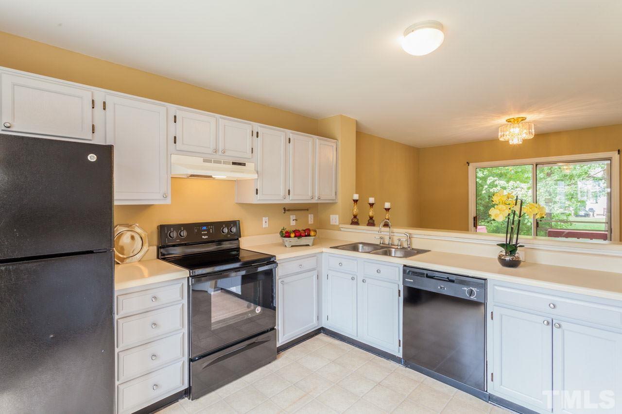 5217 Ryegrass Court Raleigh, NC 27610 - Photo 4 of 25 Gallery Image 4