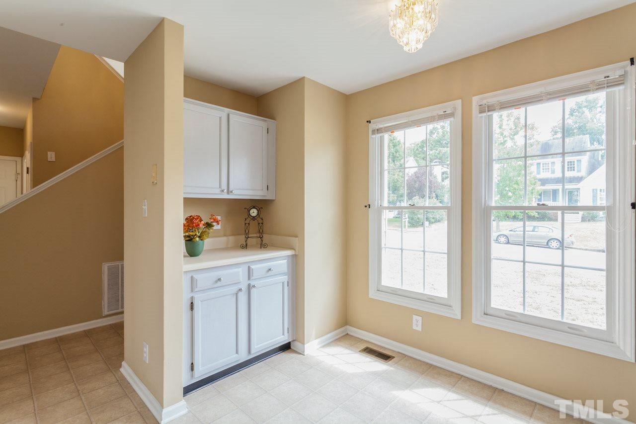 5217 Ryegrass Court Raleigh, NC 27610 - Photo 6 of 25 Gallery Image 6