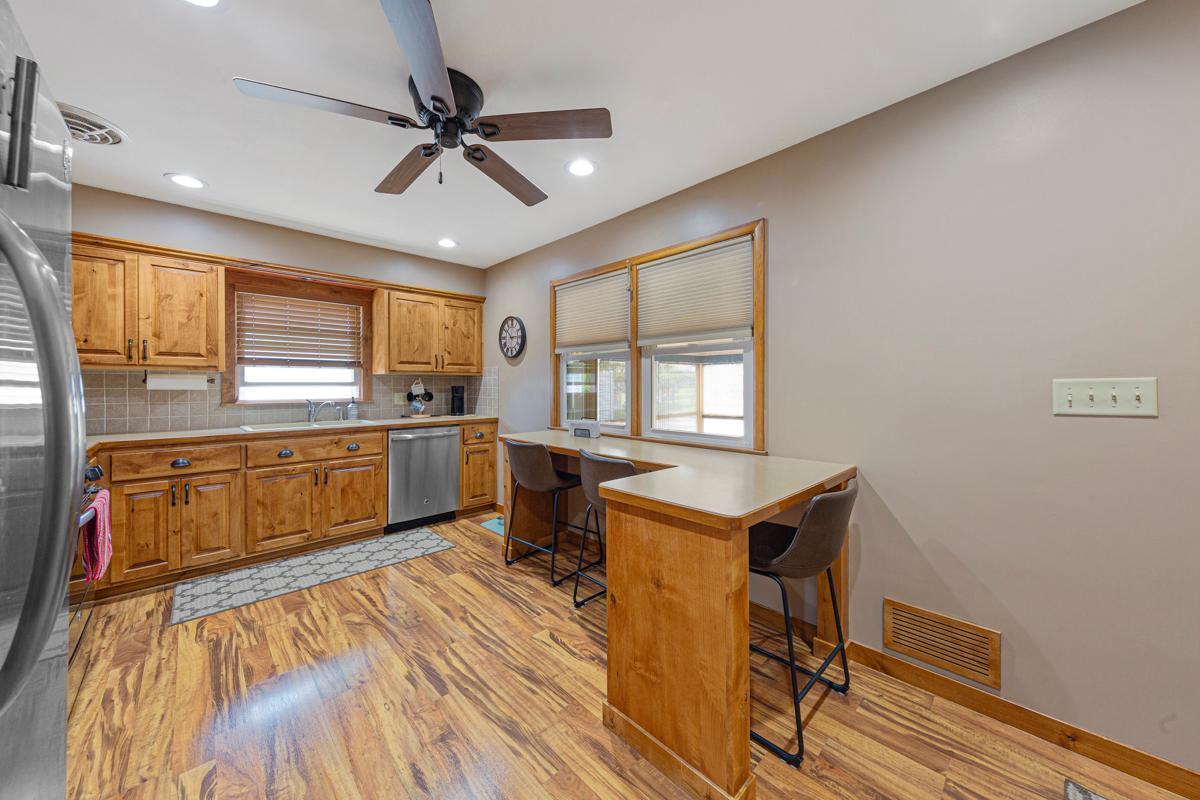 710 Upper Johnson Circle St. Peter, MN 56082 - Photo 13 of 34