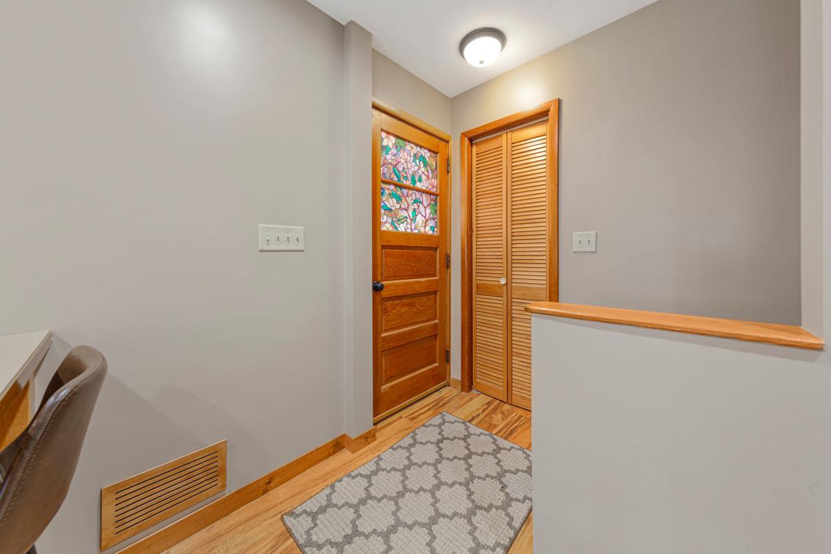 710 Upper Johnson Circle St. Peter, MN 56082 - Photo 15 of 34