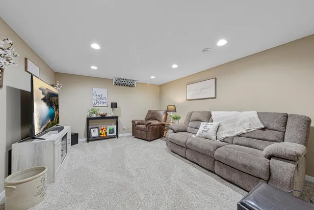 $289,000 | 710 Upper Johnson Circle, St. Peter, MN 56082