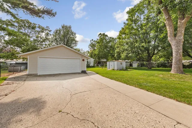 $289,000 | 710 Upper Johnson Circle, St. Peter, MN 56082