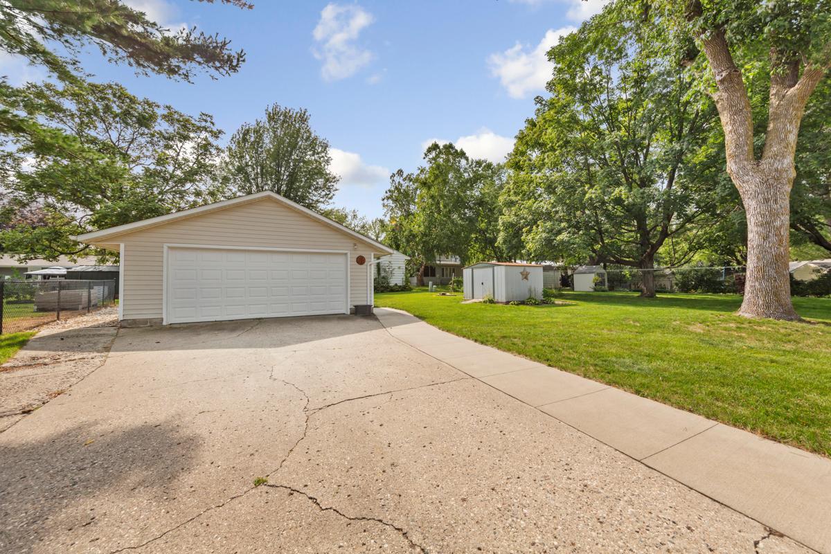 710 Upper Johnson Circle St. Peter, MN 56082 - Photo 4 of 34