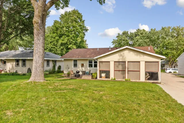 $289,000 | 710 Upper Johnson Circle, St. Peter, MN 56082