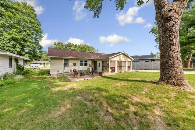 $289,000 | 710 Upper Johnson Circle, St. Peter, MN 56082