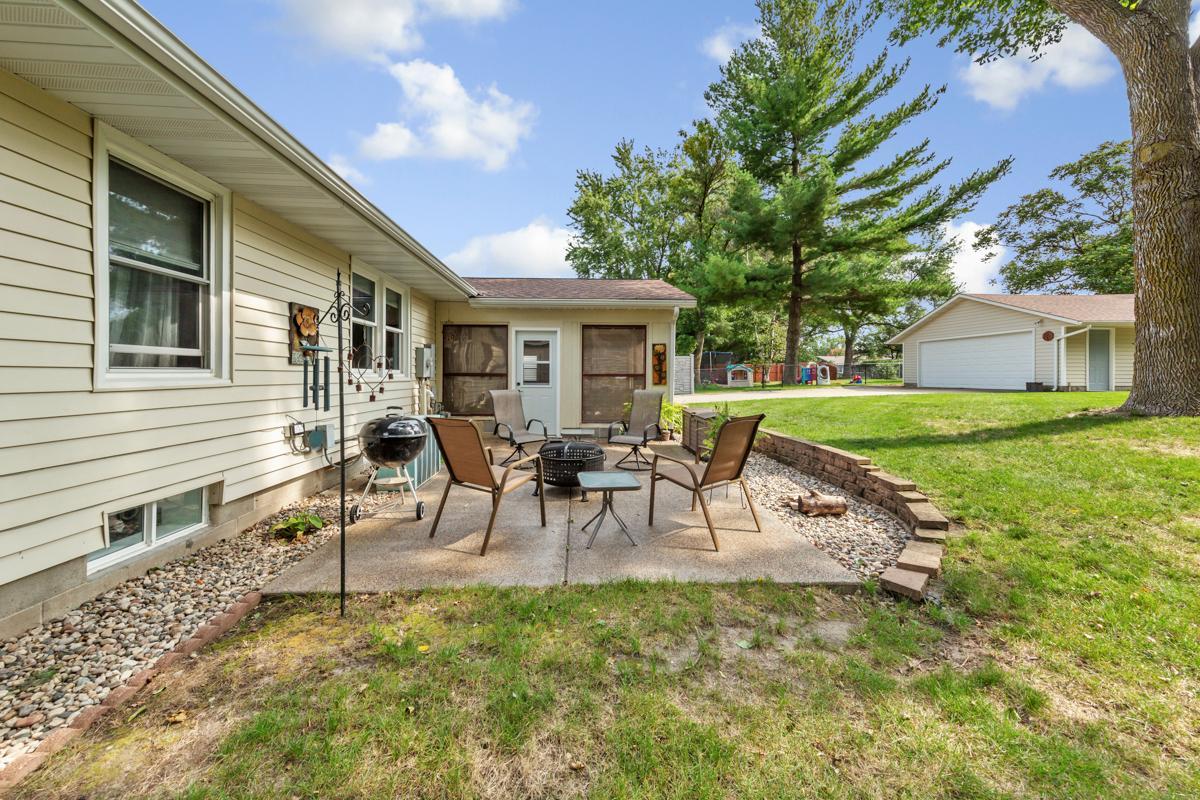 710 Upper Johnson Circle St. Peter, MN 56082 - Photo 8 of 34