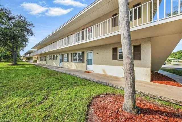 $195,000 | 3325 Airport Road, Unit U4, Naples, FL 34105