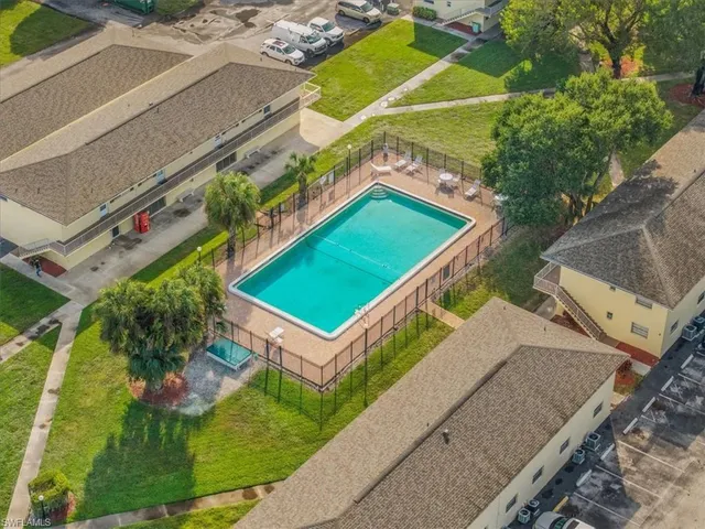 $195,000 | 3325 Airport Road, Unit U4, Naples, FL 34105