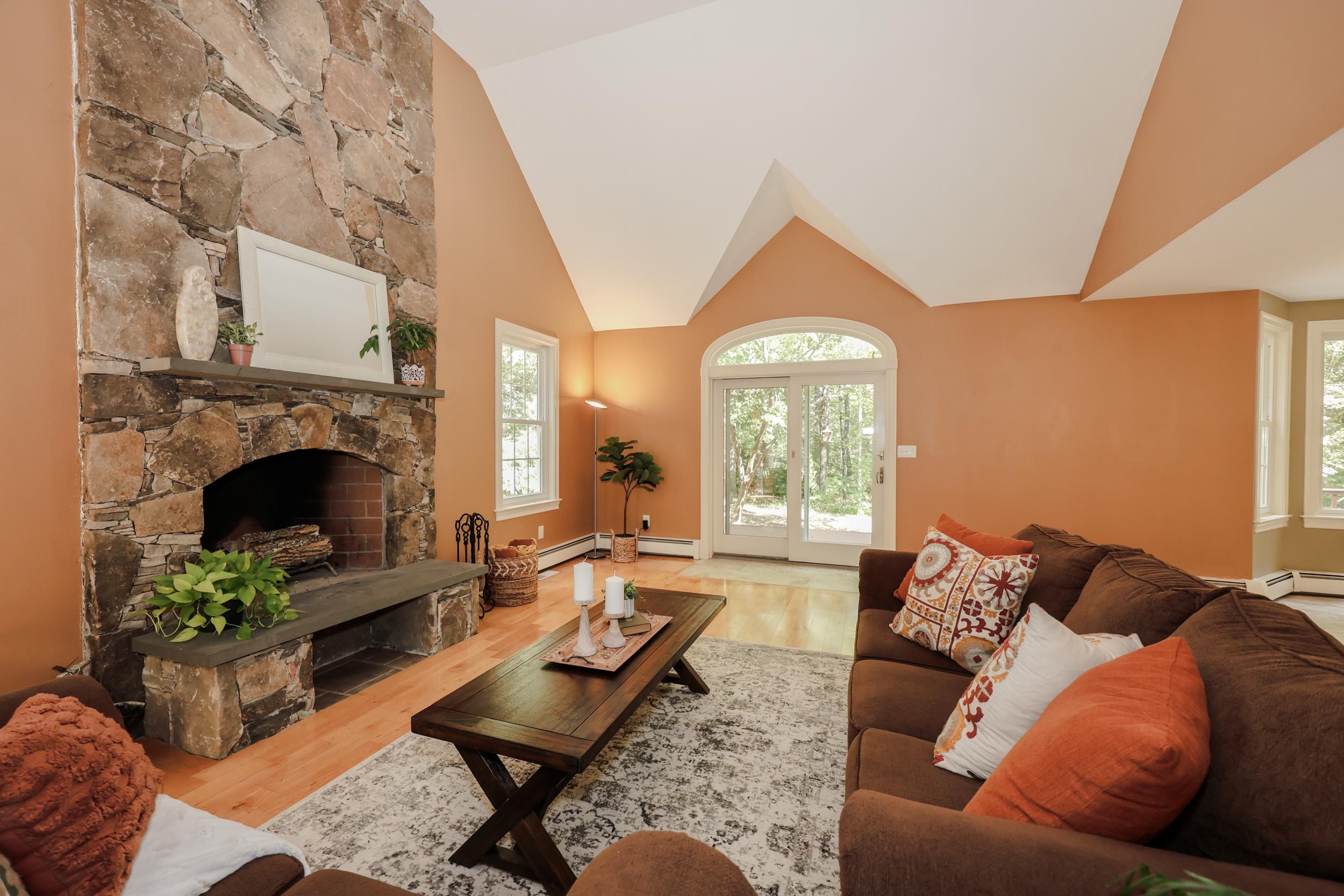 18 Nottingham Road Windham, NH 03087 - Photo 13 of 56