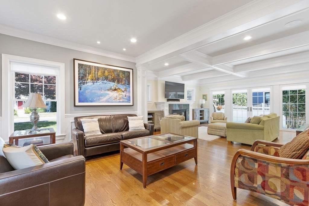 6 Pinewood Road Needham, MA 02492 - Photo 3 of 36