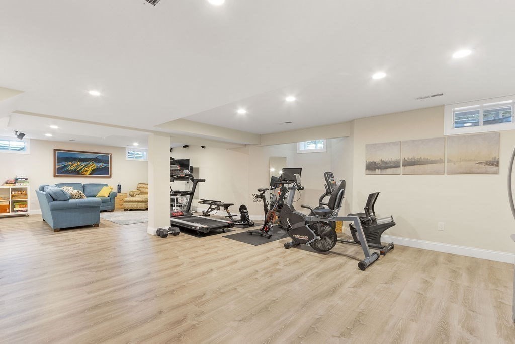 6 Pinewood Road Needham, MA 02492 - Photo 31 of 36