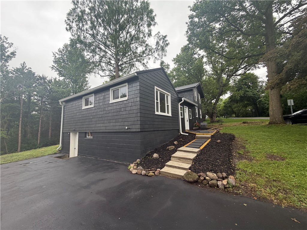 383 Brooks Road Henrietta, NY 14586 - Photo 8 of 38