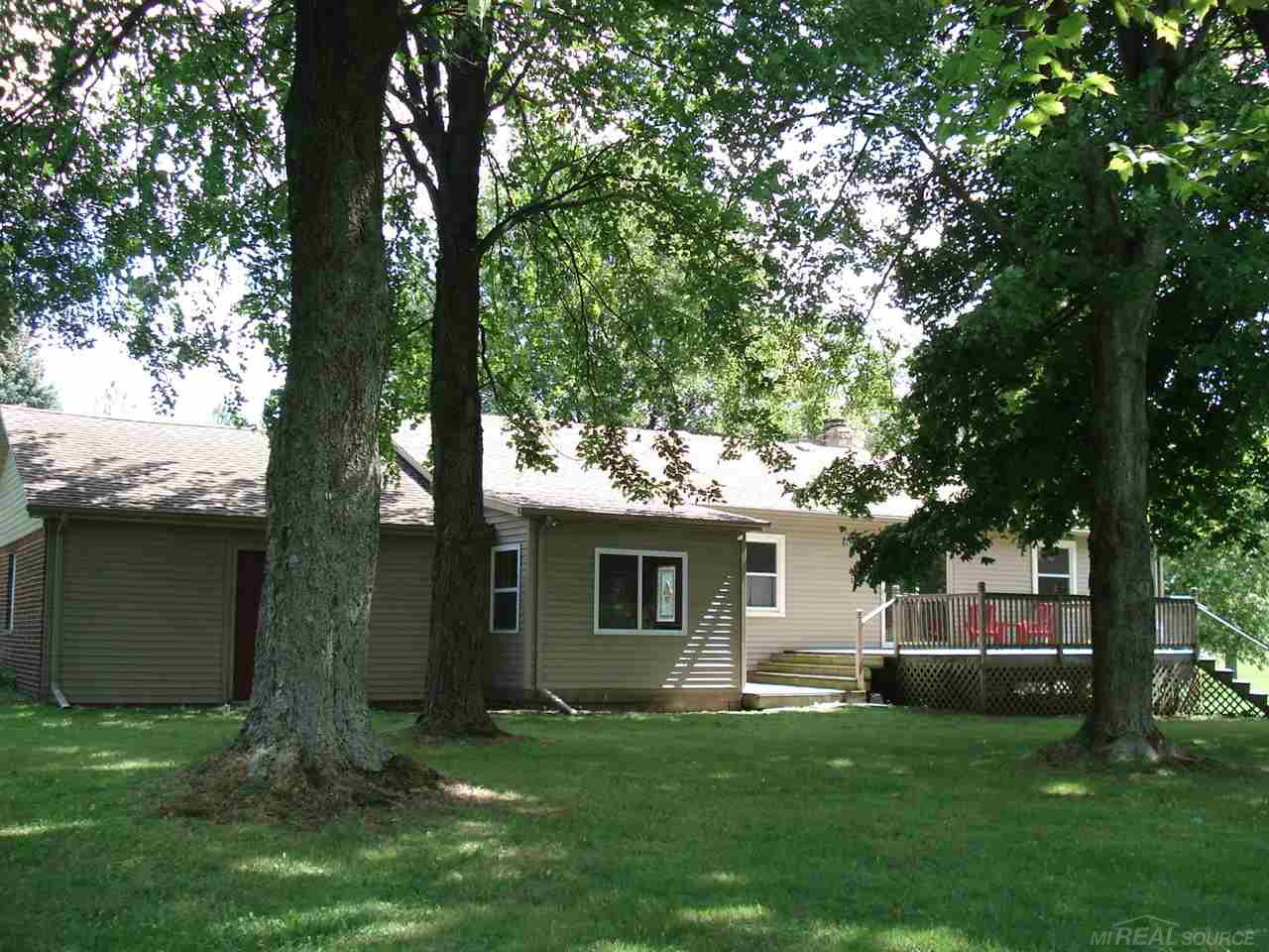 6292 Lakeshore Road Lexington, MI 48450 - Photo 8 of 31 31330020-7.JPG