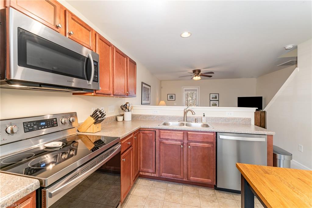 458 Ridgebrooke Drive High Point, NC 27265 - Photo 11 of 33