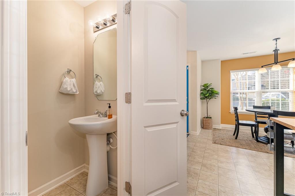 458 Ridgebrooke Drive High Point, NC 27265 - Photo 12 of 33