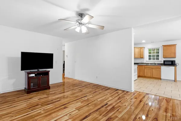 $282,500 | 10406 Richmond Highway, Lynchburg, VA 24504