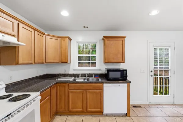 $282,500 | 10406 Richmond Highway, Lynchburg, VA 24504