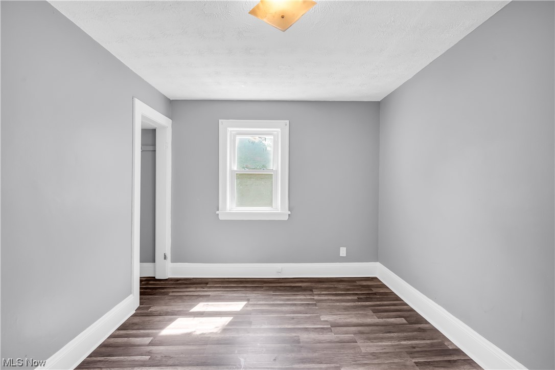 3394 Hartwood Road Cleveland, OH 44112 - Photo 19 of 32