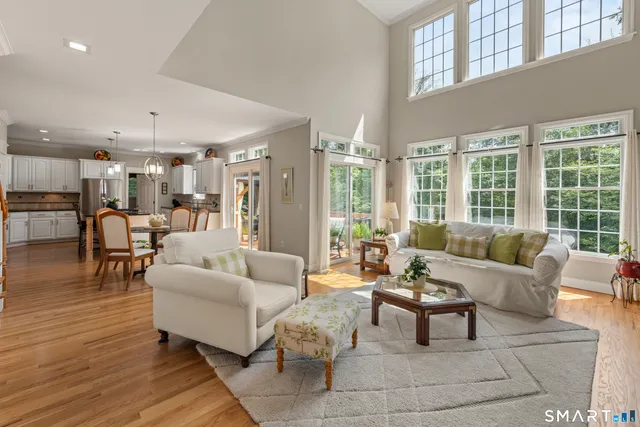 $900,000 | 105 Lake Ridge Road, Southbury, CT 06488