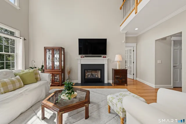 $900,000 | 105 Lake Ridge Road, Southbury, CT 06488