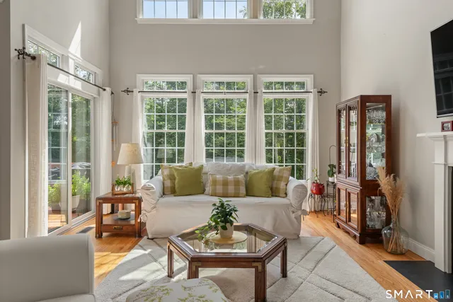 $900,000 | 105 Lake Ridge Road, Southbury, CT 06488