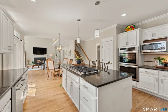 $900,000 | 105 Lake Ridge Road, Southbury, CT 06488