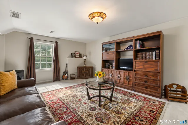 $900,000 | 105 Lake Ridge Road, Southbury, CT 06488