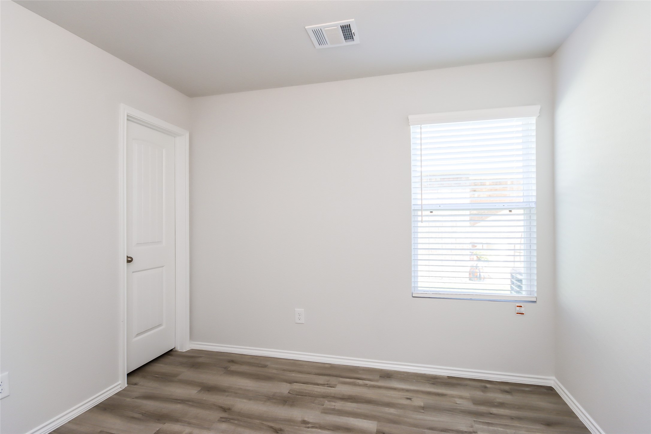 17327 Cuthbert Street Humble, TX 77346 - Photo 16 of 16 Photos may be representative of the floor plan and not the exact home. Finishes, layout, and features of the actual property for lease may vary.