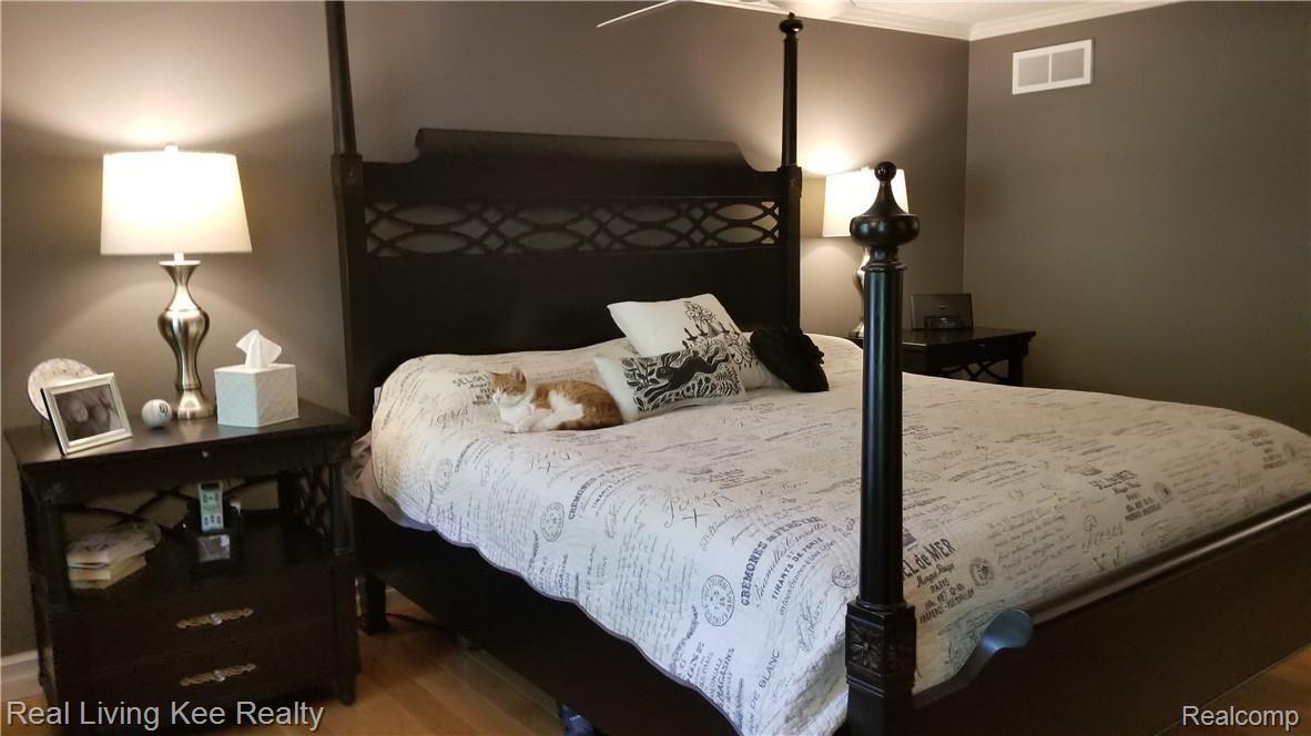 218 Beechview Drive Rochester, MI 48306 - Photo 26 of 50 20180725_113514.jpg