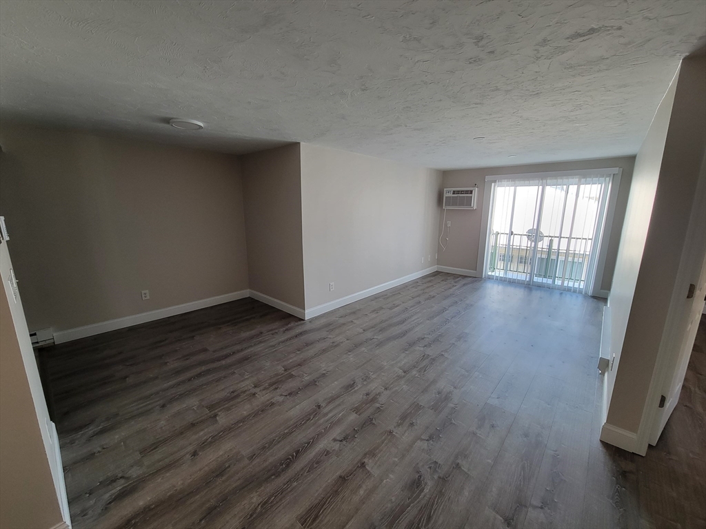 46 Edgeworth Street, Unit 318 Worcester, MA 01605 - Photo 5 of 10